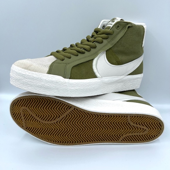 Nike Zoom Blazer Mid Premium Sneakers - Picture 15 of 15